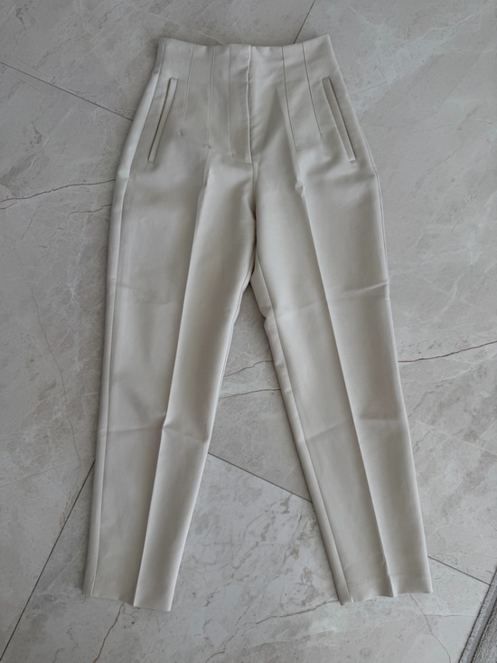 Zara Pants - Zara xs Slim Dress Pants in Cream White
